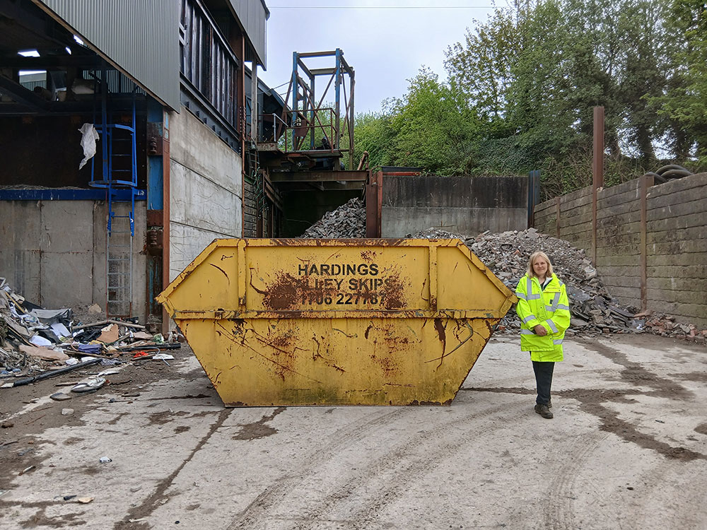 Skip hire Accrington – 14 yard maxi skip
